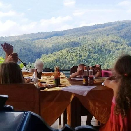 Aris Homestay And Warung Made Munduk Екстериор снимка