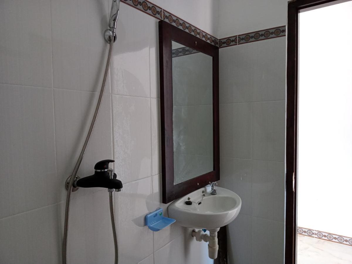 Aris Homestay And Warung Made Munduk Екстериор снимка