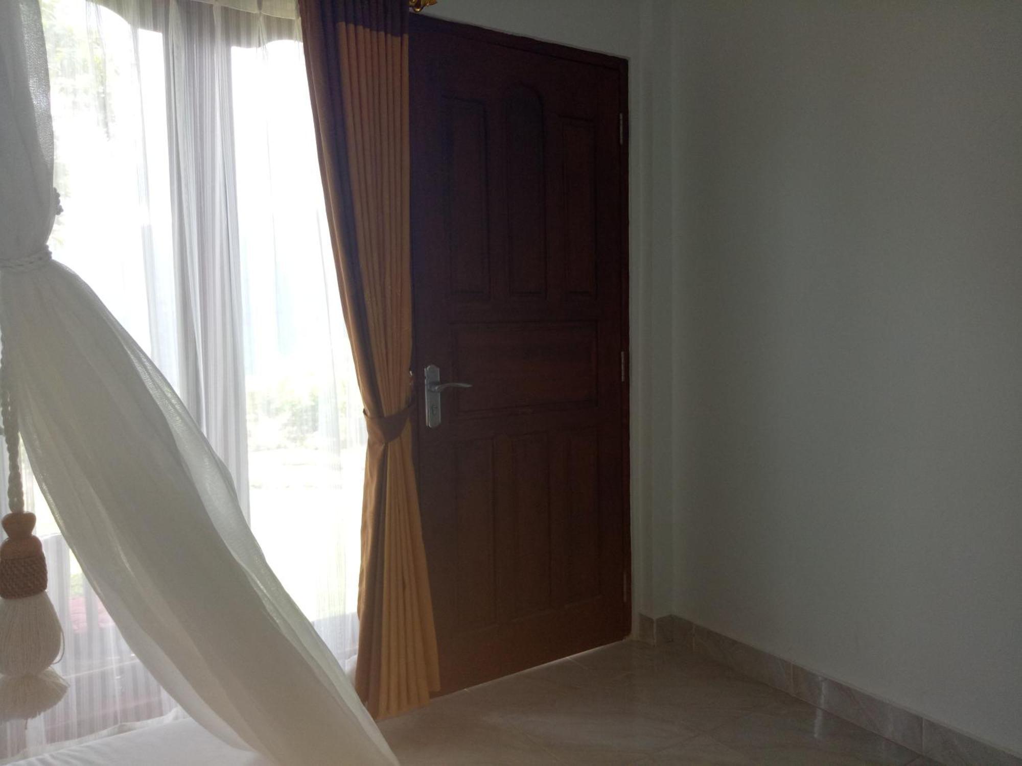 Aris Homestay And Warung Made Munduk Екстериор снимка